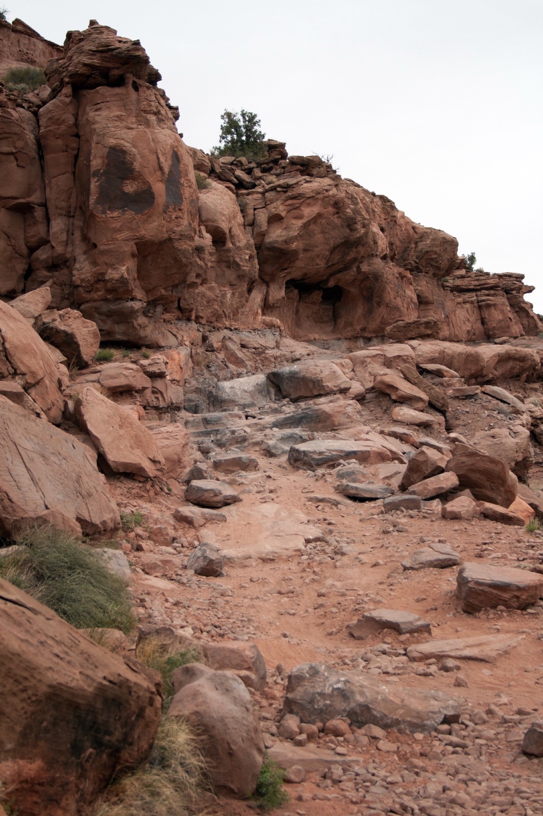 Cliffhanger-15.jpg